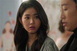 Bố mẹ qua chơi bị đuổi như tà, tôi nhẫn nhịn 10 năm không cưới và cái kết hả hê