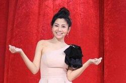 Nhìn Mai Phương rạng rỡ sau khi xuất viện thế này, ắt hẳn fan cũng thở phào nhẹ nhõm