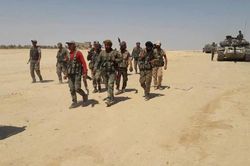 Máy bay bí ẩn tấn công dữ dội lực lượng Syria và Iran gần biên giới Iraq