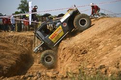 'Chơi offroad mà chờ như đi thi bằng lái'