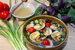 Bún ốc vỉa hè - món ăn không thể thiếu trong ẩm thực Hà Nội