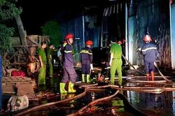Cháy lớn tại cơ sở sản xuất viên nén mùn cưa ở Thái Nguyên