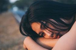 Khi chị gái dẫn bạn trai về, mẹ tôi ôm tim kêu trời còn tôi và bố nhìn nhau á khẩu vì điều này
