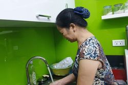 Nhân Ngày Quốc tế Người cao tuổi 1/10: 'Chỉ mong có sức khỏe để đi làm thuê'