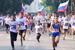 Gần 1.500 vận động viên chạy 'Vì hòa bình năm 2019' quanh Hồ Hoàn Kiếm