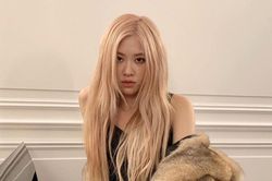 Rosé bị ném đá vì đăng ảnh mặc áo khoác lông thú