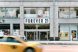 Forever 21 nộp đơn xin bảo hộ phá sản, tháo chạy khỏi 40 quốc gia