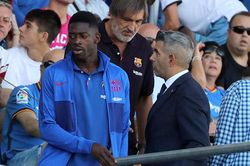 Barcelona: Tương lai Barca mong manh như Dembele