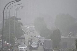 Báo động ô nhiễm không khí, người Hà Nội, TP HCM cần làm gì để bảo vệ mình?