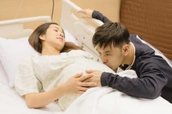 Siêu mẫu Kim Cương sinh con thứ 2 cho Ưng Hoàng Phúc