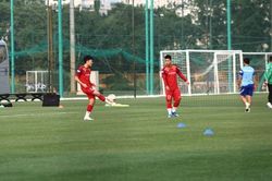 HLV Park Hang-seo: Chân đi tập tễnh, vai gánh nhiều nỗi lo