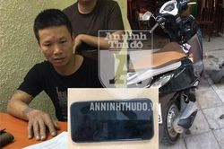 Lái xe ôm cướp giật 'nhanh như chớp' trên phố Hà Nội