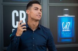 Ronaldo ham mê kinh doanh, có thể giải nghệ sớm