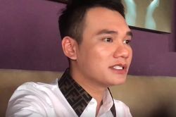 Khắc Việt: 'Tôi không còn muốn hát ở sân khấu hội chợ'