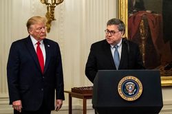 TT Trump gây sức ép trong cuộc điện đàm với thủ tướng Australia