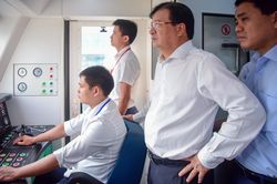 Phó thủ tướng Trịnh Đình Dũng đi thử tàu trên cao Cát Linh - Hà Đông