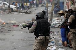 Haiti: Một phóng viên bị trúng đạn lạc trong cuộc biểu tình