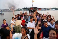 Người Hải Phòng lưu luyến khi bến phà Bính dừng hoạt động