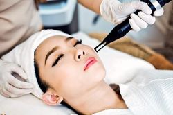 Trẻ hóa làn da bằng laser