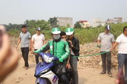 Nghi phạm thực nghiệm hiện trường vụ sát hại nam sinh 18 tuổi chạy Grab
