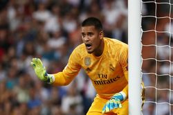 Courtois bị thay ra ngay sau hiệp một vì chơi tệ
