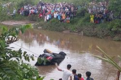 Chuyên gia hướng dẫn cách thoát thân khi ôtô rơi xuống nước