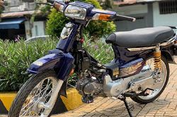 Dân chơi Sài Gòn chi 100 triệu độ Honda Dream 'tứ quý 3'