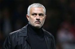 CĐV Real Madrid cầu cứu HLV Jose Mourinho