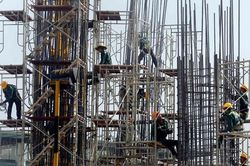 Hanoi: Guiding Law on construction licensing and management