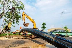 Sử dụng công nghệ khoan ngầm dẫn hướng - Đà Nẵng kéo đường ống D900 vượt sông Hàn thành công