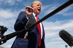 Tổng thống Trump nói bản thân là nạn nhân âm mưu đảo chính của đảng Dân chủ