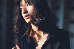 Quyết định không ngờ của người đàn bà yếu đuối sau 5 năm nhìn chồng ngoại tình