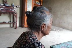 Bà nội nghi phạm sát hại tài xế Grab: '2 thằng cháu mình nuôi thì giờ hư hỏng cả, buồn lắm'