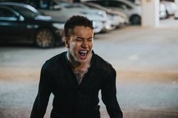'Là bạn không thể yêu' của Lou Hoàng: Tình tay ba cũ kỹ