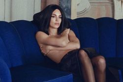 Kendall Jenner bán nude trong hậu trường chụp ảnh thời trang