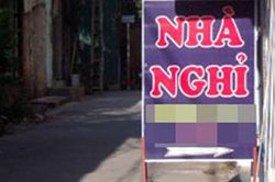Vợ khẳng định vào nhà nghỉ với cấp trên nhưng 'không làm gì'