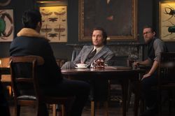 The Gentlemen: Khi trùm ma túy muốn 'rửa tay gác kiếm'