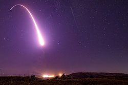 Cận cảnh Mỹ thử nghiệm tên lửa đạn đạo liên lục địa Minuteman III