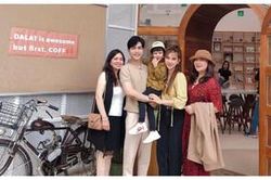Thu Thủy đi du lịch cùng gia đình nội ngoại sau một tháng lùm xùm bạo hành con riêng