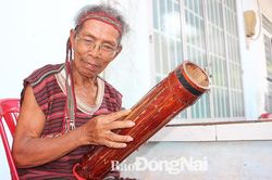 Nghệ nhân Điểu Liệt: Bền bỉ tình yêu với cây đàn Chinh K'la