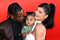 Kylie Jenner xác nhận đã chia tay Travis Scott