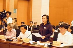 Đại biểu chất vấn Bộ trưởng y tế về chống lạm thu, 'móc túi' người bệnh