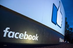 Facebook xóa nhiều tài khoản lan truyền thông tin giả mạo