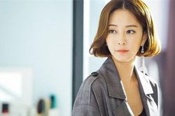 Kiếm tiền nuôi cả nhà suốt 5 năm, khi mua đất mẹ chồng lại không cho đứng tên, tôi tuyên bố 1 điều khiến bà bủn rủn