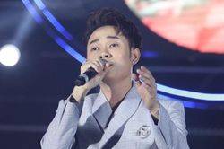 Hơn 40 nghìn sinh viên đọc rap tiếng Thái, cùng Trúc Nhân quậy tung đại nhạc hội