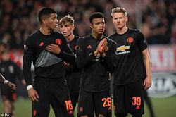 Michael Owen: 'MU chỉ còn là đội bóng tầm trung'