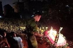 Chôn cất nam thanh niên bị tai nạn được 3 ngày, 2 gia đình ở Hà Nội đến xin nhận người thân