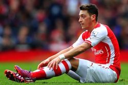 Tương lai của Mesut Oezil mờ mịt tại Arsenal
