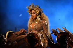 Nữ hoàng âm nhạc Beyonce giàu và chi tiêu xa xỉ đến mức nào