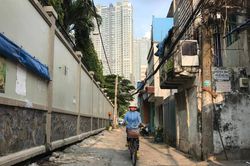Lo nhà biến thành... hầm chứa nước khi nâng đường Nguyễn Hữu Cảnh